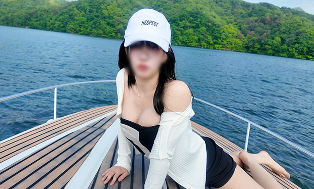 관전 부부의 은밀한 요트 파티 합법야동 회원제 콘텐츠 이미지